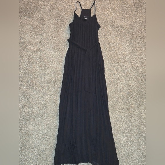 B Darlin Pleated Black Halter Maxi Dress With Tie Belt Size 5/6 - Picture 1 of 9